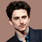 ¿Es Chalamet el nuevo salvador de Hollywood o puro marketing Gen Z? Premiar a un Chalamet de 30 años, que acaba de despreciar disciplinas centenarias, se siente menos como un reconocimiento al arte y más como una capitulación ante el hype