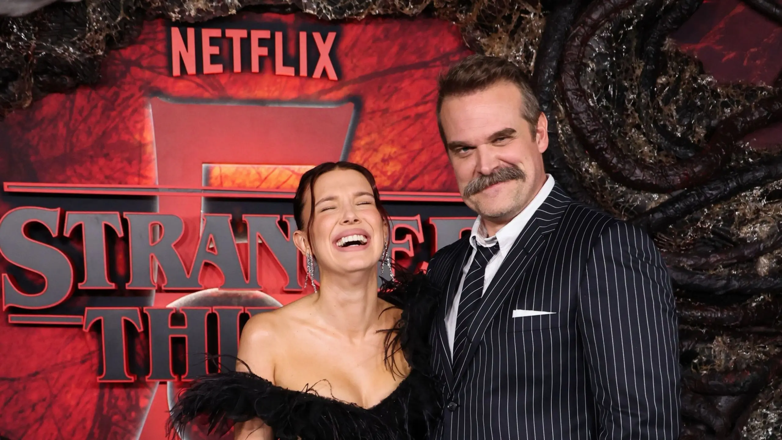 David Harbour rompe el silencio sobre su colapso mental y aclara la verdad detrás de los rumores de fricción con Millie Bobby Brown.